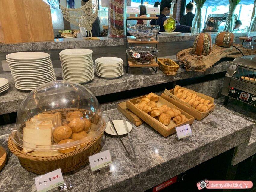 落羽松、櫻花、螢火蟲、繡球花到楓葉,一年四季都有不同自然風景的溫泉度假村。苗栗南庄住宿推薦。丹尼的吃喝玩樂~