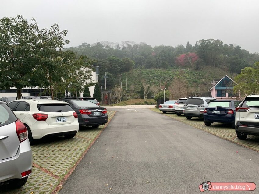 落羽松、櫻花、螢火蟲、繡球花到楓葉,一年四季都有不同自然風景的溫泉度假村。苗栗南庄住宿推薦。丹尼的吃喝玩樂~