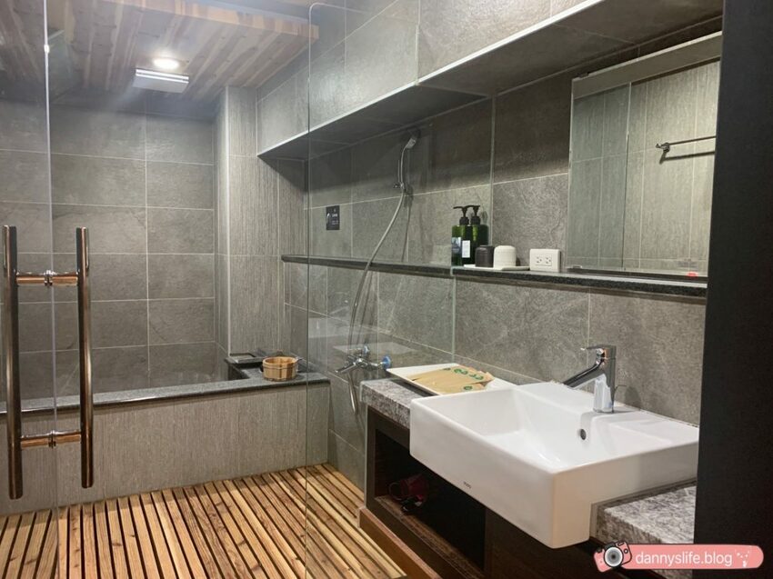 落羽松、櫻花、螢火蟲、繡球花到楓葉,一年四季都有不同自然風景的溫泉度假村。苗栗南庄住宿推薦。丹尼的吃喝玩樂~