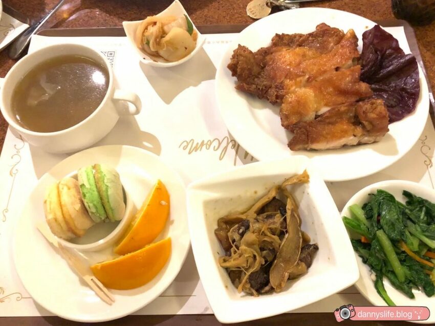 落羽松、櫻花、螢火蟲、繡球花到楓葉,一年四季都有不同自然風景的溫泉度假村。苗栗南庄住宿推薦。丹尼的吃喝玩樂~