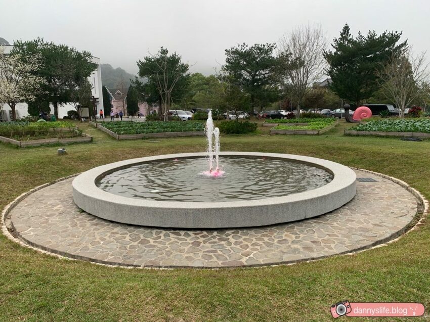 落羽松、櫻花、螢火蟲、繡球花到楓葉,一年四季都有不同自然風景的溫泉度假村。苗栗南庄住宿推薦。丹尼的吃喝玩樂~