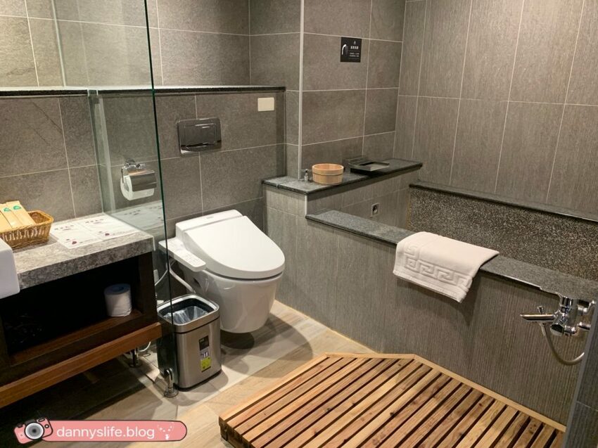 落羽松、櫻花、螢火蟲、繡球花到楓葉,一年四季都有不同自然風景的溫泉度假村。苗栗南庄住宿推薦。丹尼的吃喝玩樂~