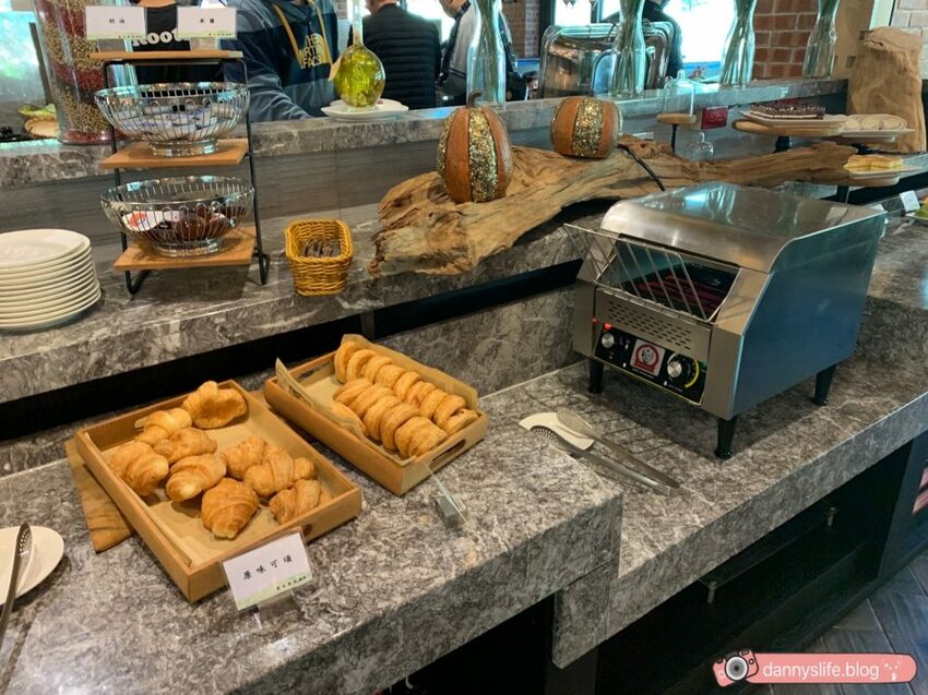 落羽松、櫻花、螢火蟲、繡球花到楓葉,一年四季都有不同自然風景的溫泉度假村。苗栗南庄住宿推薦。丹尼的吃喝玩樂~