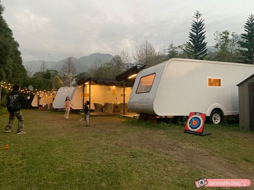 落羽松、櫻花、螢火蟲、繡球花到楓葉,一年四季都有不同自然風景的溫泉度假村。苗栗南庄住宿推薦。丹尼的吃喝玩樂~