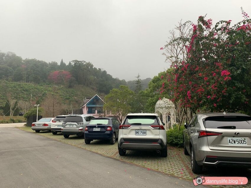 落羽松、櫻花、螢火蟲、繡球花到楓葉,一年四季都有不同自然風景的溫泉度假村。苗栗南庄住宿推薦。丹尼的吃喝玩樂~