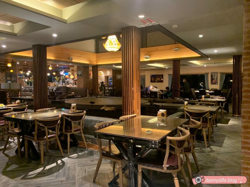 落羽松、櫻花、螢火蟲、繡球花到楓葉,一年四季都有不同自然風景的溫泉度假村。苗栗南庄住宿推薦。丹尼的吃喝玩樂~