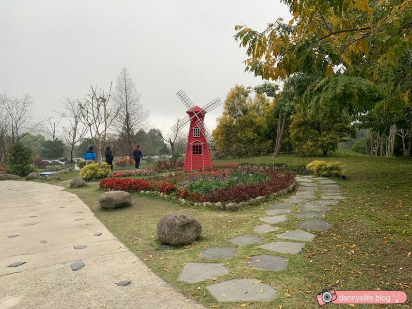 落羽松、櫻花、螢火蟲、繡球花到楓葉,一年四季都有不同自然風景的溫泉度假村。苗栗南庄住宿推薦。丹尼的吃喝玩樂~
