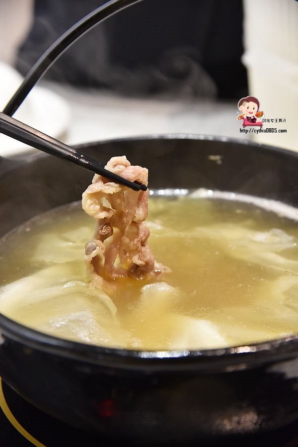 桃園區美食-原創屋石頭火鍋-無油煙的石頭火鍋，湯頭好喝又健康 (邀約) @民宿女王芽月-美食.旅遊.全台趴趴走