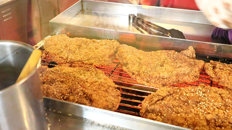 維縈家鄉碳烤雞排/糖貴妃手工黑糖飲/最新超值組合餐:雞排哥貴妃妹強勢回歸/最佳組合最多可省20元