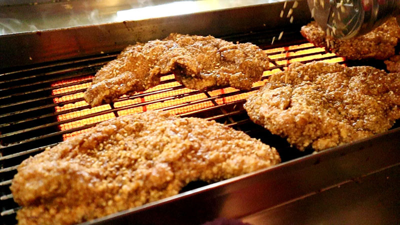 維縈家鄉碳烤雞排/糖貴妃手工黑糖飲/最新超值組合餐:雞排哥貴妃妹強勢回歸/最佳組合最多可省20元