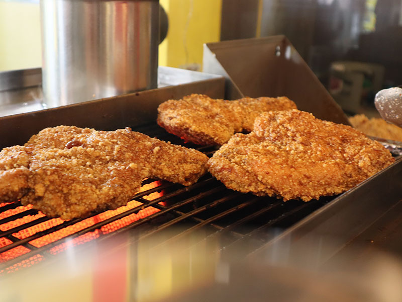 維縈家鄉碳烤雞排/糖貴妃手工黑糖飲/最新超值組合餐:雞排哥貴妃妹強勢回歸/最佳組合最多可省20元