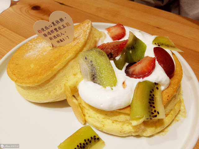 【台北大安】KOKU café 榖珈琲 | 現點現做高人氣舒芙蕾鬆餅 蓬厚鬆軟 濕潤綿密 雞蛋香氣十足