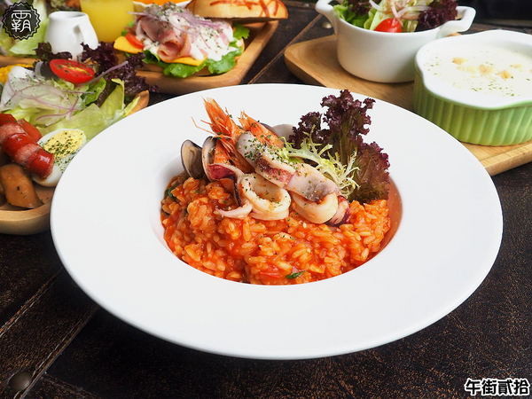 午街貳拾： 午街貳拾，澎湃早午餐，繽紛配色營養均衡，還有舒適慵懶的環境！