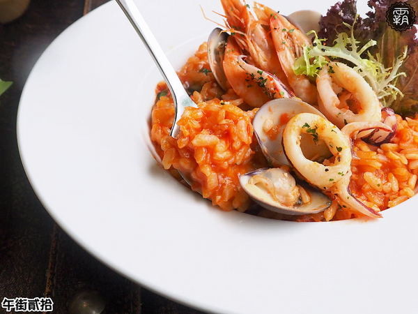 午街貳拾： 午街貳拾，澎湃早午餐，繽紛配色營養均衡，還有舒適慵懶的環境！