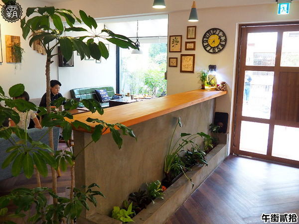 午街貳拾： 午街貳拾，澎湃早午餐，繽紛配色營養均衡，還有舒適慵懶的環境！