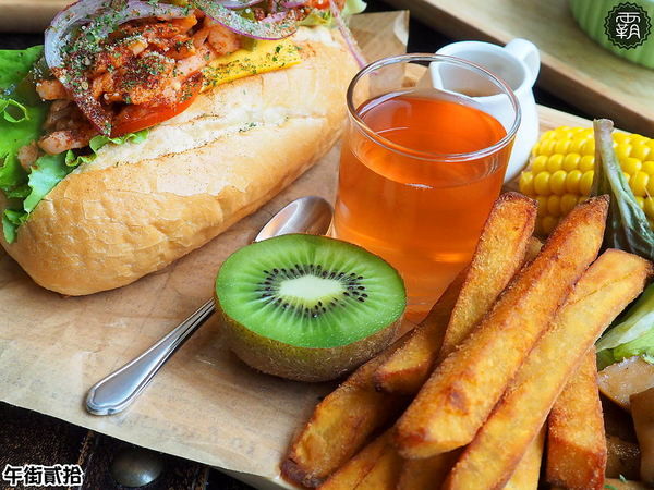 午街貳拾： 午街貳拾，澎湃早午餐，繽紛配色營養均衡，還有舒適慵懶的環境！