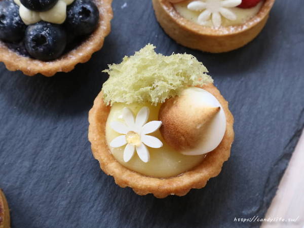 KAKA Pâtisserie・法式甜點・外燴:台中美食│KAKA Pâtisserie・法式甜點・外燴〃隱身在弄裡的可愛法式甜點,mini小塔可愛又好吃~