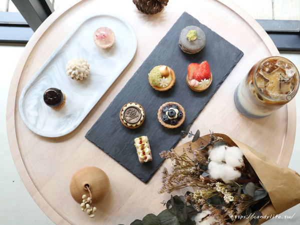 KAKA Pâtisserie・法式甜點・外燴:台中美食│KAKA Pâtisserie・法式甜點・外燴〃隱身在弄裡的可愛法式甜點,mini小塔可愛又好吃~