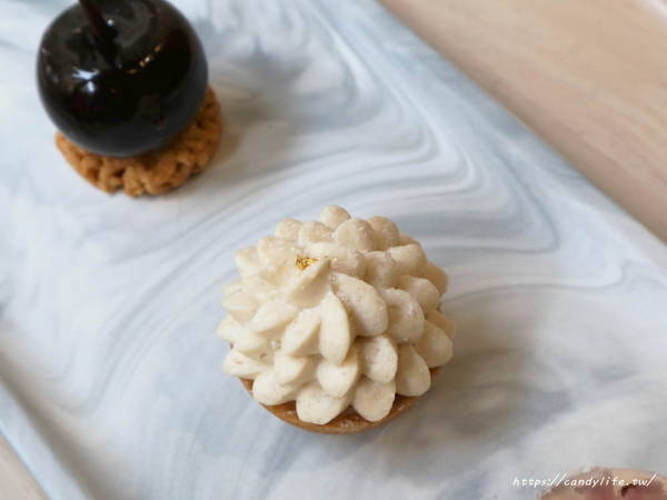 KAKA Pâtisserie・法式甜點・外燴:台中美食│KAKA Pâtisserie・法式甜點・外燴〃隱身在弄裡的可愛法式甜點,mini小塔可愛又好吃~