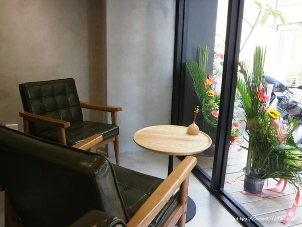 KAKA Pâtisserie・法式甜點・外燴:台中美食│KAKA Pâtisserie・法式甜點・外燴〃隱身在弄裡的可愛法式甜點,mini小塔可愛又好吃~