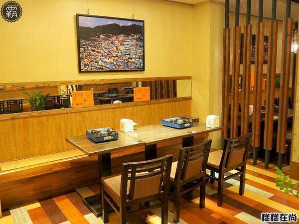 糕糕在尚(豐原店)： 糕糕在尚豐原店不只有韓國烤肉，澎湃的豆腐鍋，肉片堆起來像座小山！