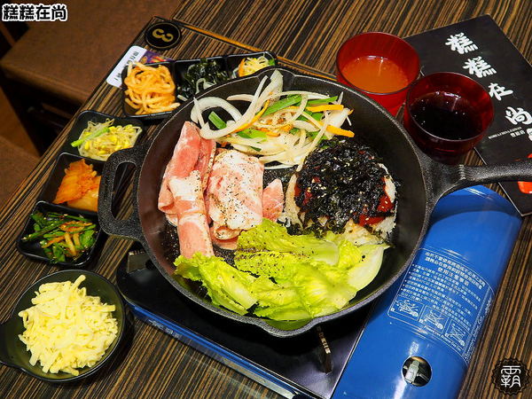 糕糕在尚(豐原店)： 糕糕在尚豐原店不只有韓國烤肉，澎湃的豆腐鍋，肉片堆起來像座小山！