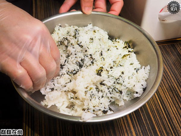 糕糕在尚(豐原店)： 糕糕在尚豐原店不只有韓國烤肉，澎湃的豆腐鍋，肉片堆起來像座小山！