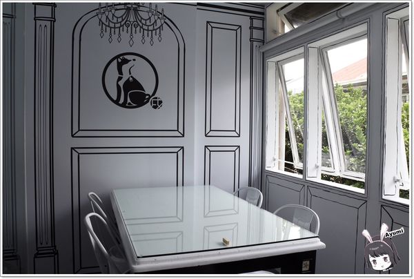 黑犬 Black Doggy：[食記]►台北士林區◄超人氣漫畫風格餐廳－黑犬BLACK DOGGY /舒芙蕾歐姆蛋系列/日式舒芙蕾/小犬氣泡飲/奶油空心餅