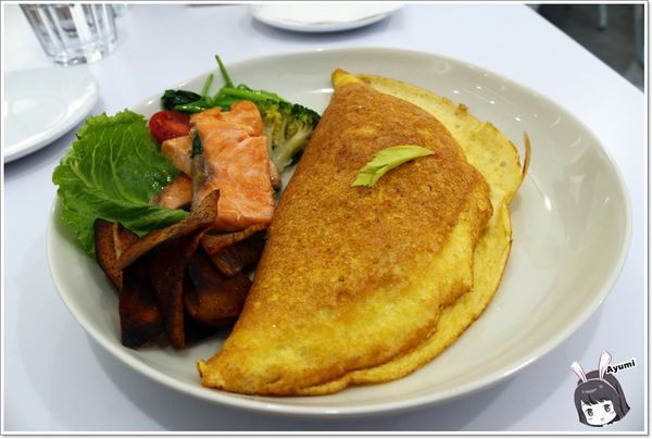 黑犬 Black Doggy：[食記]►台北士林區◄超人氣漫畫風格餐廳－黑犬BLACK DOGGY /舒芙蕾歐姆蛋系列/日式舒芙蕾/小犬氣泡飲/奶油空心餅