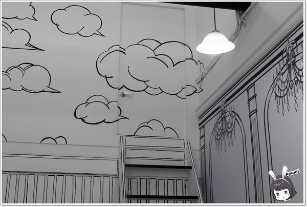 黑犬 Black Doggy：[食記]►台北士林區◄超人氣漫畫風格餐廳－黑犬BLACK DOGGY /舒芙蕾歐姆蛋系列/日式舒芙蕾/小犬氣泡飲/奶油空心餅