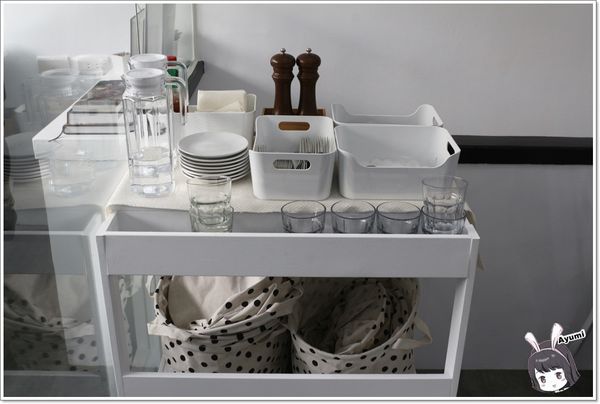 黑犬 Black Doggy：[食記]►台北士林區◄超人氣漫畫風格餐廳－黑犬BLACK DOGGY /舒芙蕾歐姆蛋系列/日式舒芙蕾/小犬氣泡飲/奶油空心餅