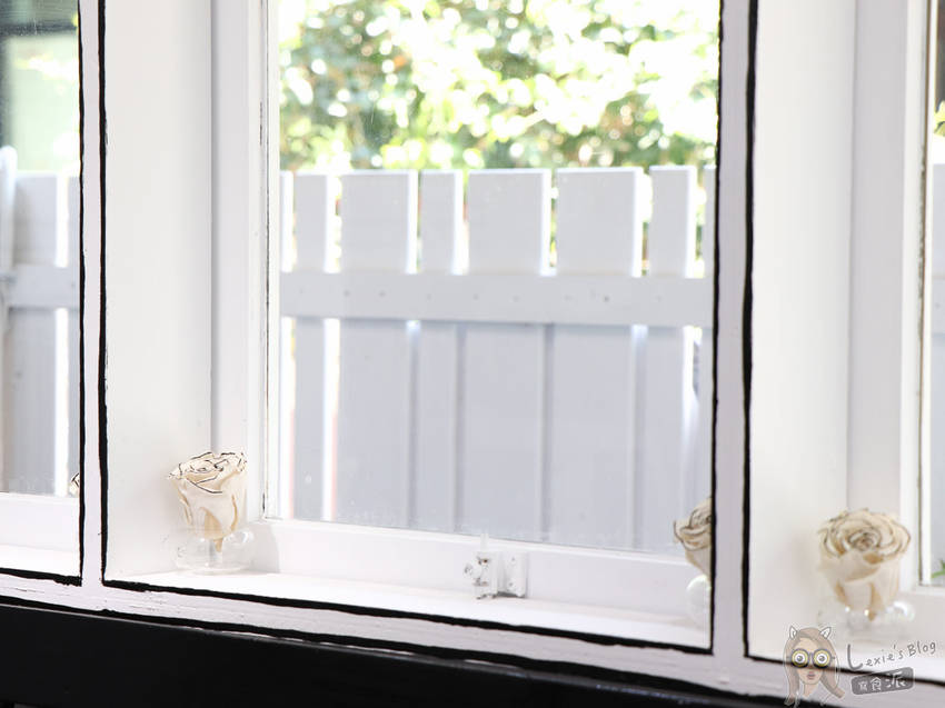 士林餐廳推薦》黑犬-黑白漫畫風餐廳,又美又好吃的清新空間 - Lexies Blog,寫食派