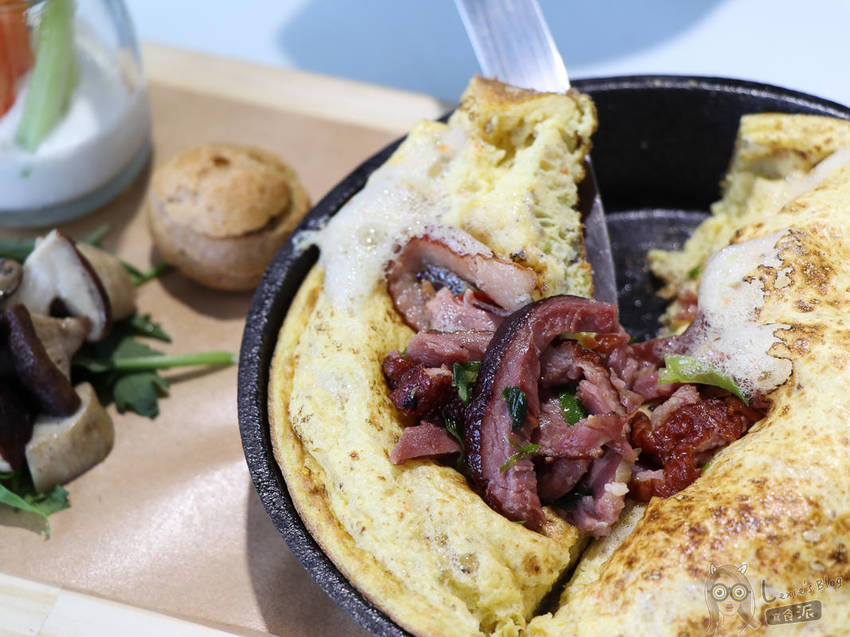 士林餐廳推薦》黑犬-黑白漫畫風餐廳,又美又好吃的清新空間 - Lexies Blog,寫食派