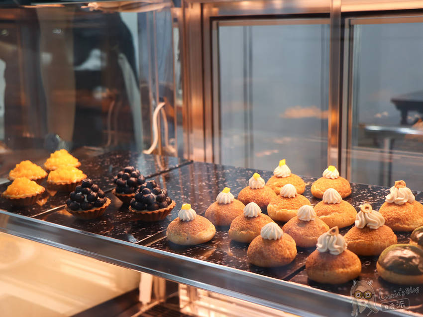 士林餐廳推薦》黑犬-黑白漫畫風餐廳,又美又好吃的清新空間 - Lexies Blog,寫食派