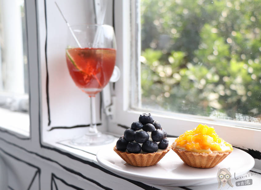 士林餐廳推薦》黑犬-黑白漫畫風餐廳,又美又好吃的清新空間 - Lexies Blog,寫食派