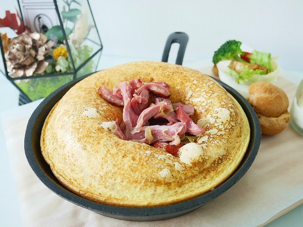 黑犬 Black Doggy：黑犬 Black Doggy-台北士林韓系漫畫咖啡館  黑白色系交織出拍不完的美圖  餐點不馬虎  從外形到味道都吸引人