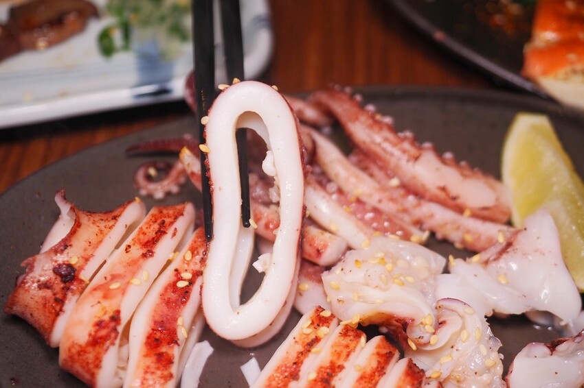 破千google評論4.8高分,隱身通化街夜市裡的人氣串燒居酒屋,捷運信義安和站美食推薦♥樂氣串燒居酒屋♥