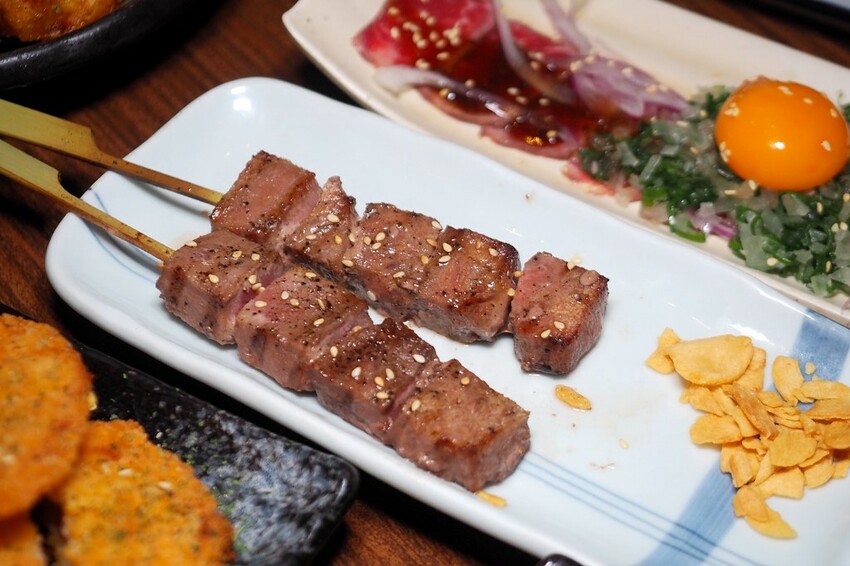 破千google評論4.8高分,隱身通化街夜市裡的人氣串燒居酒屋,捷運信義安和站美食推薦♥樂氣串燒居酒屋♥