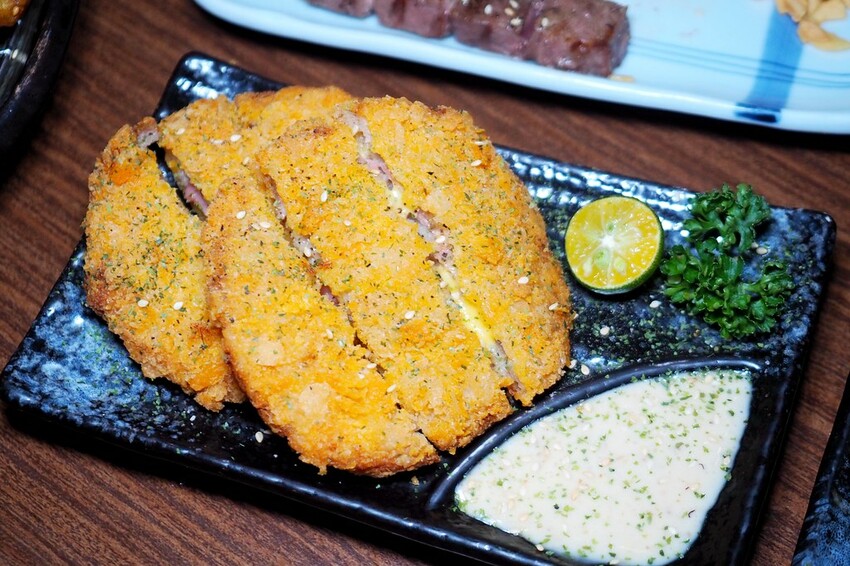 破千google評論4.8高分,隱身通化街夜市裡的人氣串燒居酒屋,捷運信義安和站美食推薦♥樂氣串燒居酒屋♥