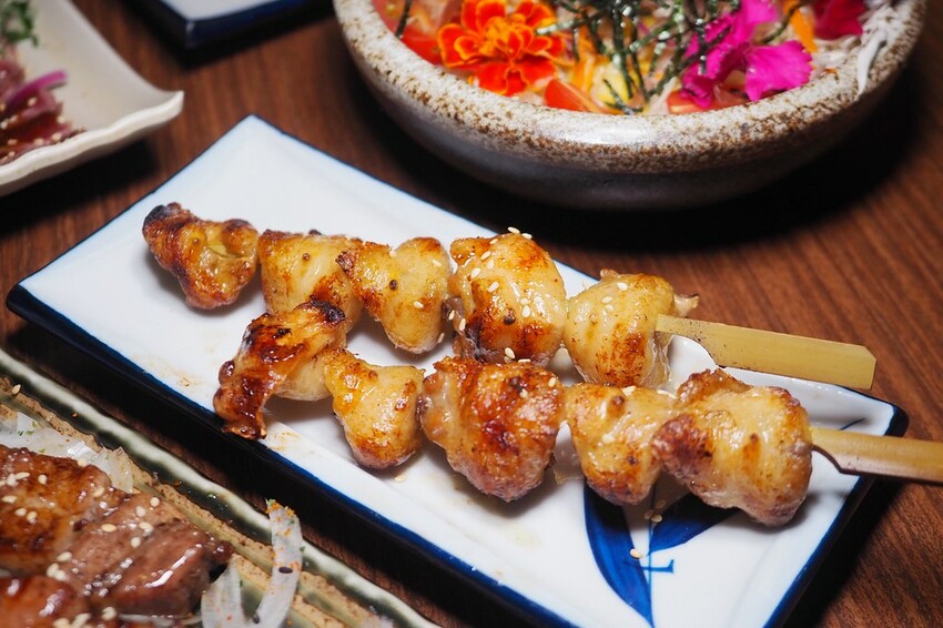 破千google評論4.8高分,隱身通化街夜市裡的人氣串燒居酒屋,捷運信義安和站美食推薦♥樂氣串燒居酒屋♥