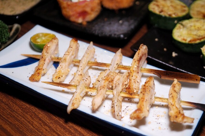 破千google評論4.8高分,隱身通化街夜市裡的人氣串燒居酒屋,捷運信義安和站美食推薦♥樂氣串燒居酒屋♥