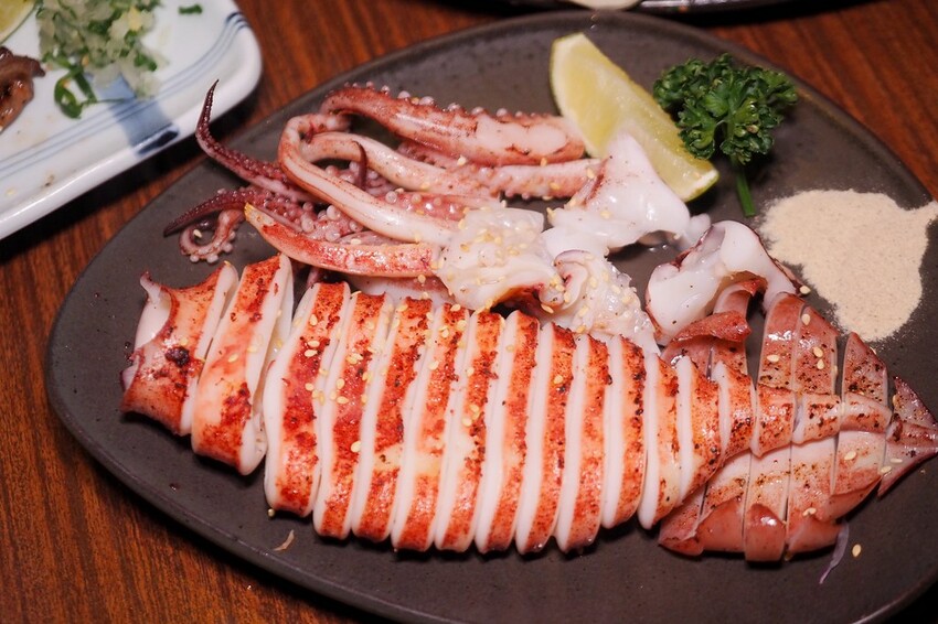 破千google評論4.8高分,隱身通化街夜市裡的人氣串燒居酒屋,捷運信義安和站美食推薦♥樂氣串燒居酒屋♥