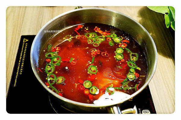 【台北美食】湯廠Soup Factory - 國父紀念館火鍋/特色湯頭✖️台北市長也來吃❤️東區火鍋推薦/副餐無限供應 - 捷運國父紀念館站