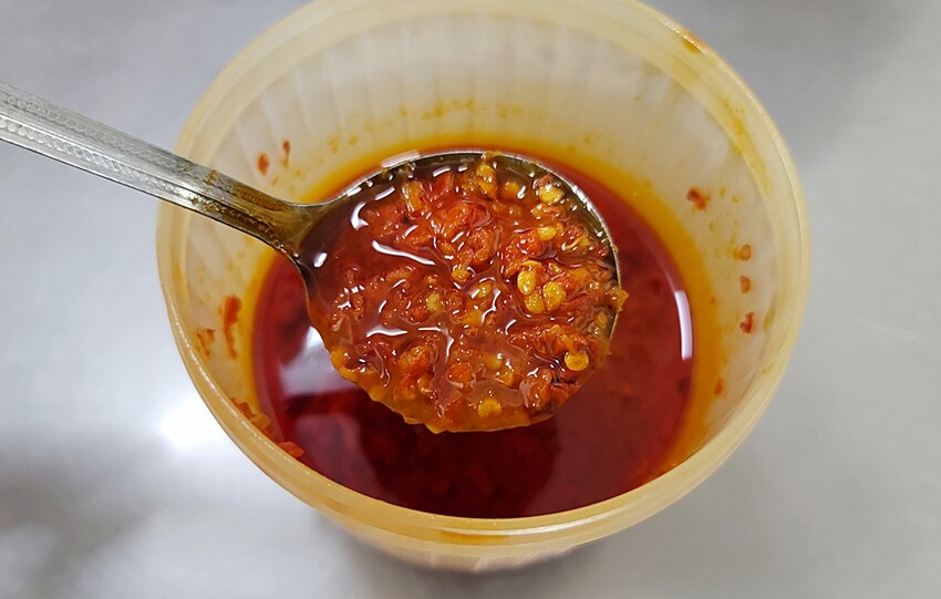 在地老饕帶路!!台中50年肉圓老店營業到凌晨1點,酥脆外皮彈牙不油膩,一吃就上癮的好滋味!!