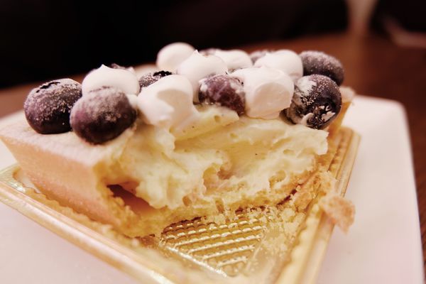 【食記】台北・信義安和站｜在繁忙快速的步調中，找尋「慢」和「享受」・三%比率咖啡・甜點又美又平價且處處有插座