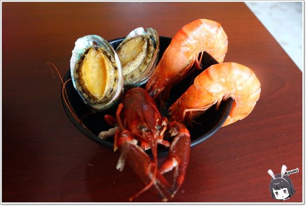 劉妹鍋燒意麵(大通總店)：[食記]►台南歸仁區◄劉妹鍋燒意麵/味噌龍蝦/豪華海鮮/平價隱藏版美食/多種口味選擇多