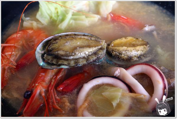 劉妹鍋燒意麵(大通總店)：[食記]►台南歸仁區◄劉妹鍋燒意麵/味噌龍蝦/豪華海鮮/平價隱藏版美食/多種口味選擇多