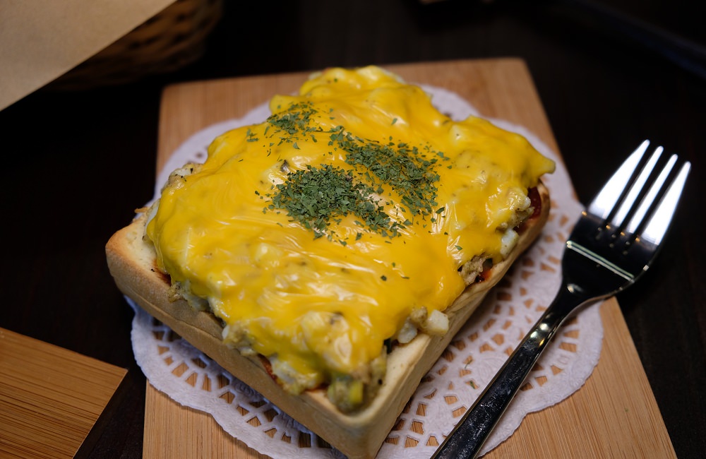 [台南]中西 越后屋西門店 林老師奶茶茶濃香醇 韓式炸雞 養生粥 鮪魚起士厚片吐司