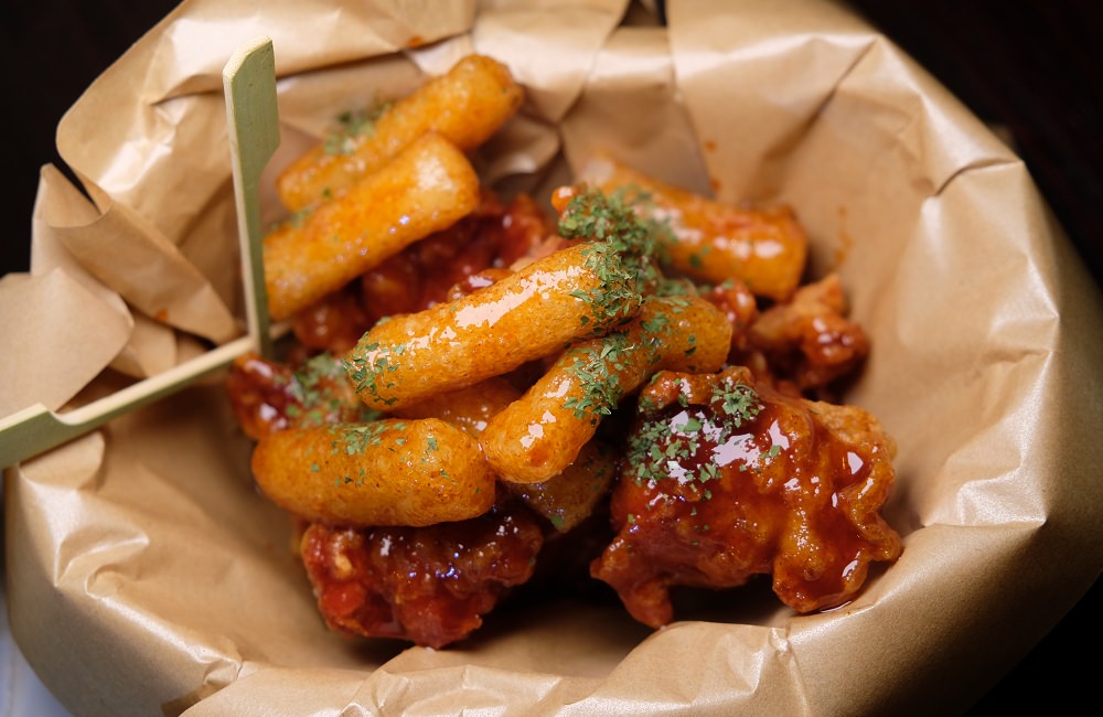 [台南]中西 越后屋西門店 林老師奶茶茶濃香醇 韓式炸雞 養生粥 鮪魚起士厚片吐司