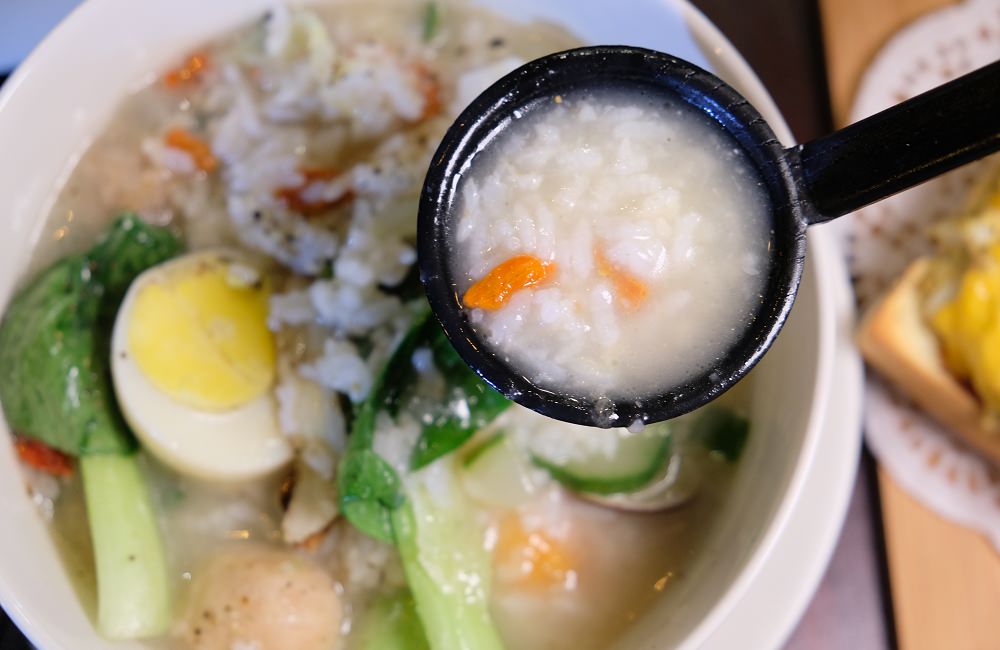 [台南]中西 越后屋西門店 林老師奶茶茶濃香醇 韓式炸雞 養生粥 鮪魚起士厚片吐司